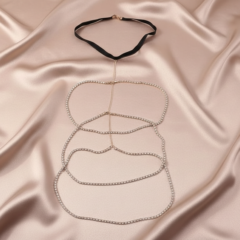 Close view Crystal Cascade Thigh Chain, detail of the elastic band and layered chain