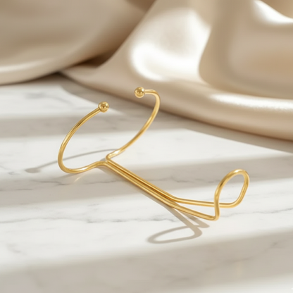 Golden Vogue Finger Bracelet