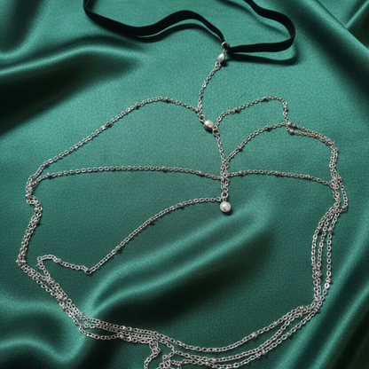 Moonlit Drape Thigh Chain detail, fine chain and stretch band