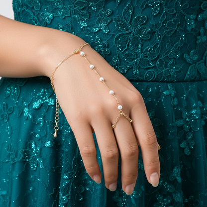 Pearl Linea Hand Chain