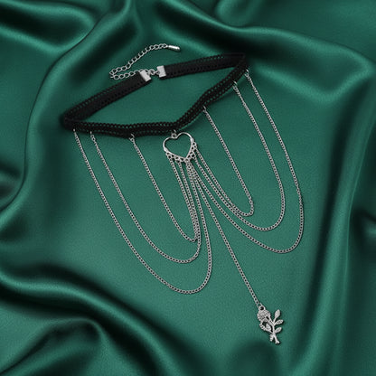 Rose and Heart Drape Thigh Chain detail, heart and rose charms