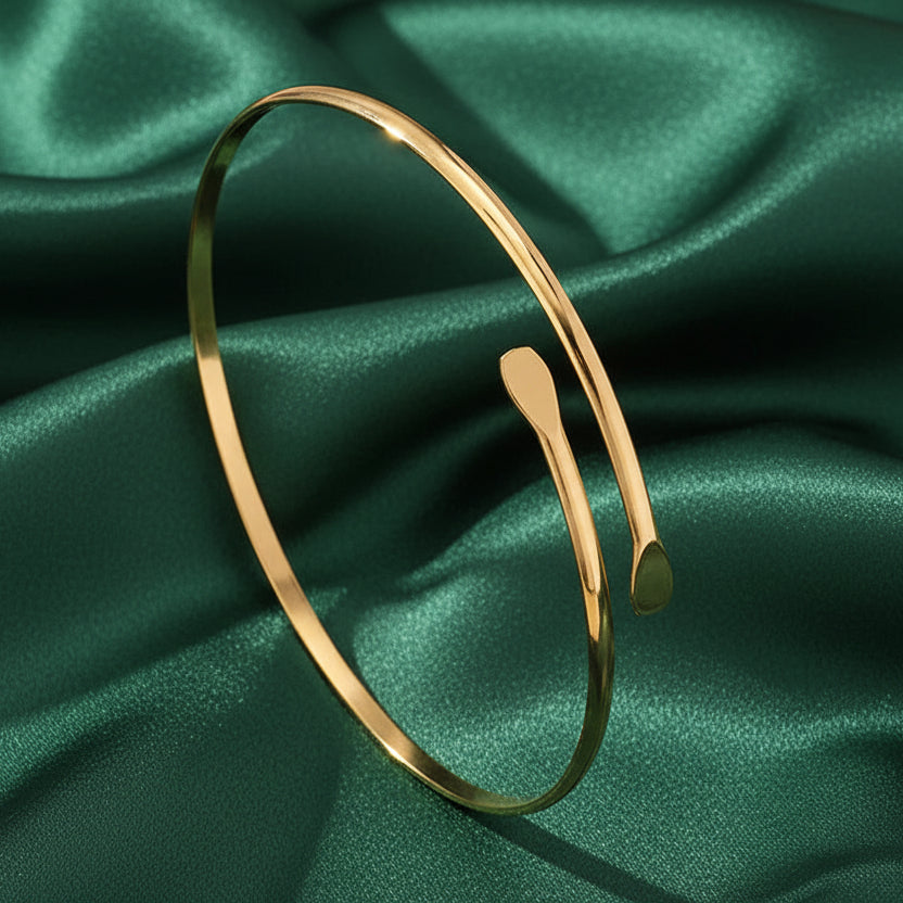Sculpted Minimal Arm Cuff