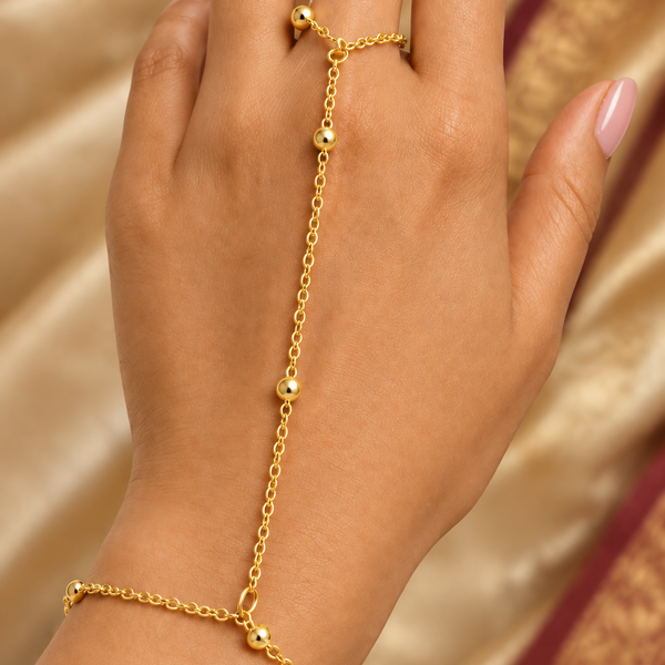 Celeste Line Hand Chain